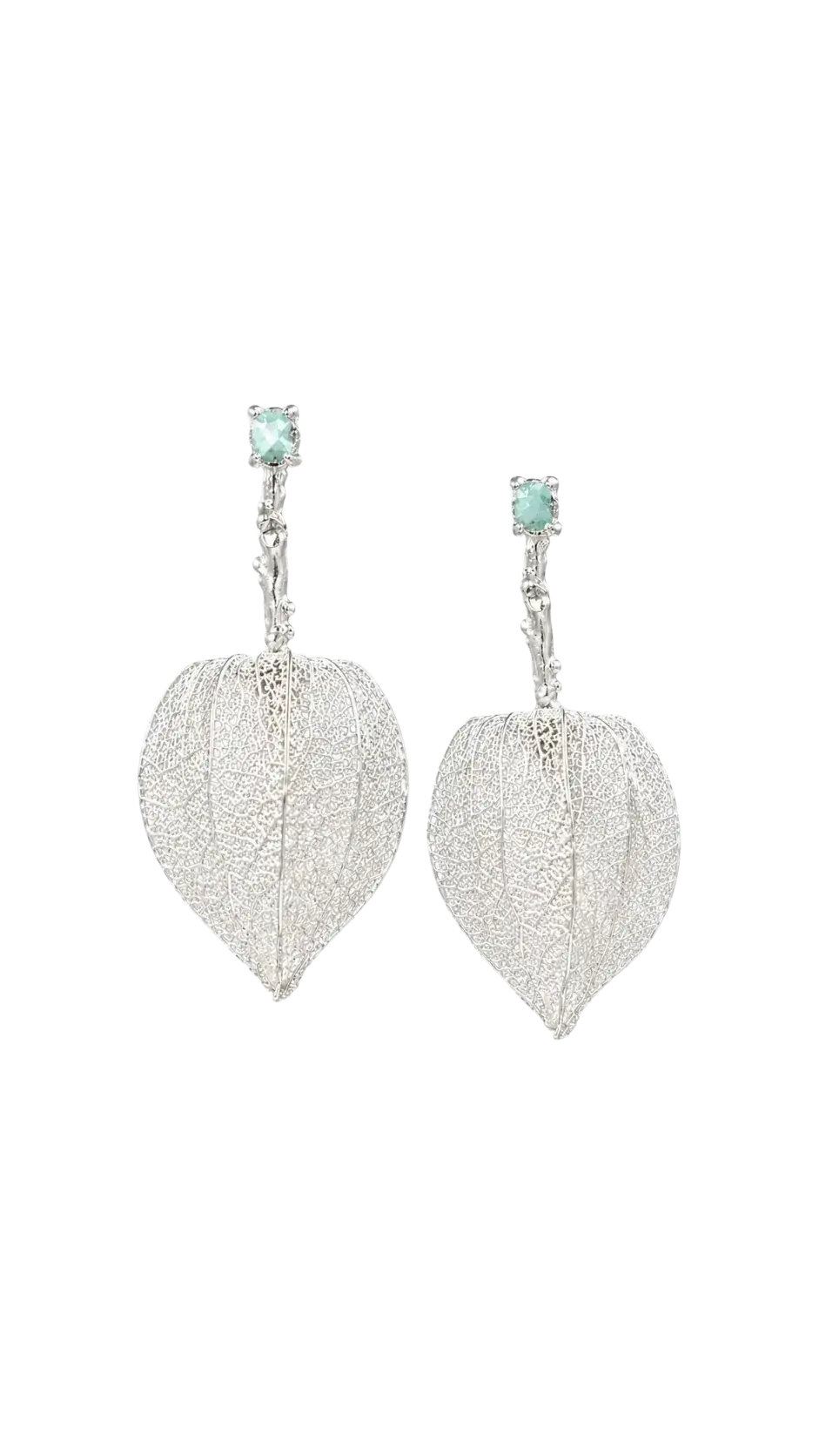 Aretes capacho de uchuva de lujo piedra esmeralda en bruto